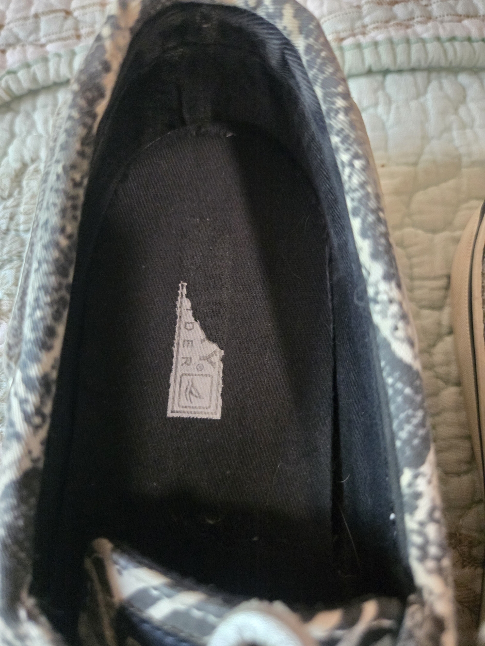 3 For $15 Sperry Girls Zebra Sequin Boat Shoes - Silver/Black - Picture 7 of 10